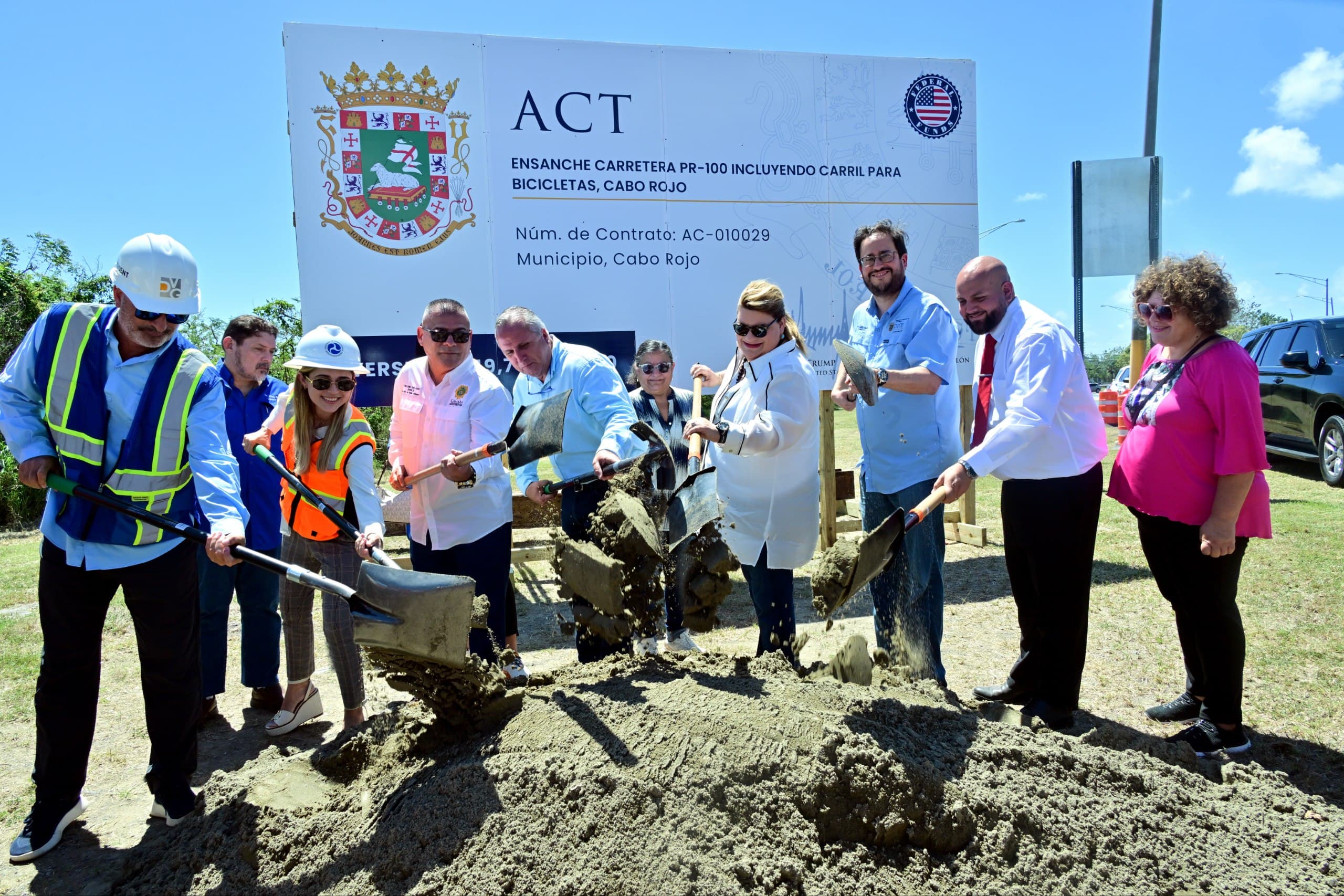 Inicia transformación de la PR-100 en Cabo Rojo y anuncian fondos para adultos mayores