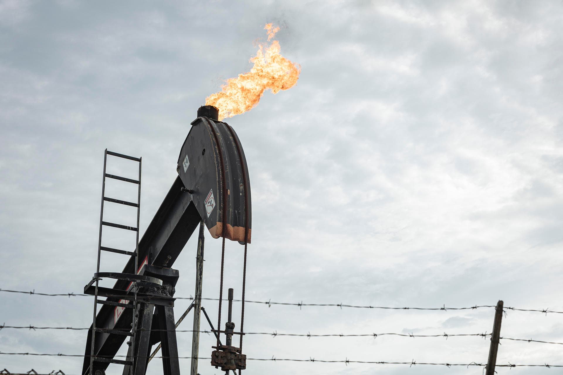 EE.UU. flexibiliza restricciones para que petroleras estadounidenses operen en Venezuela