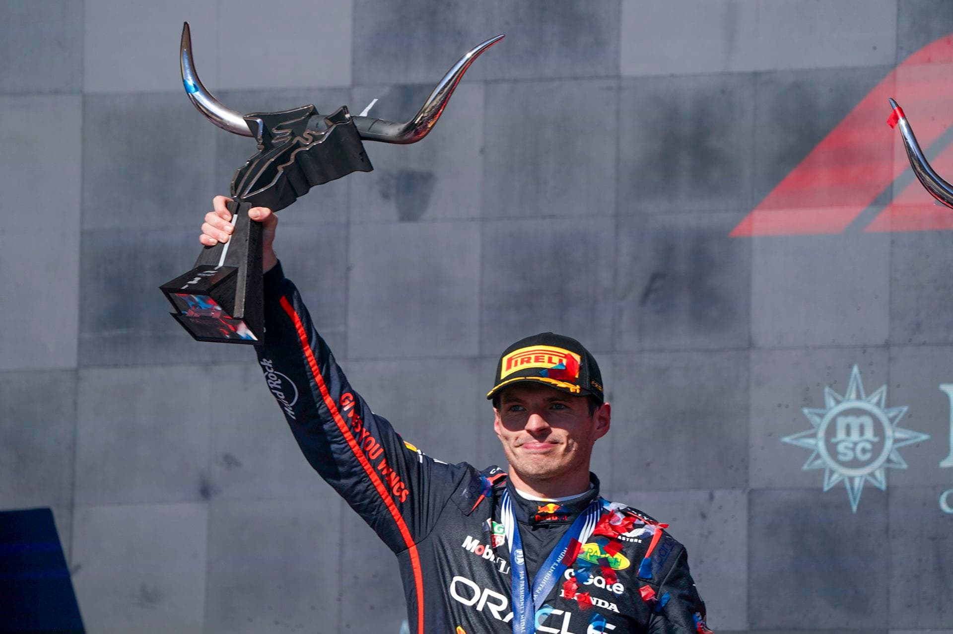 Verstappen incendia el Mundial