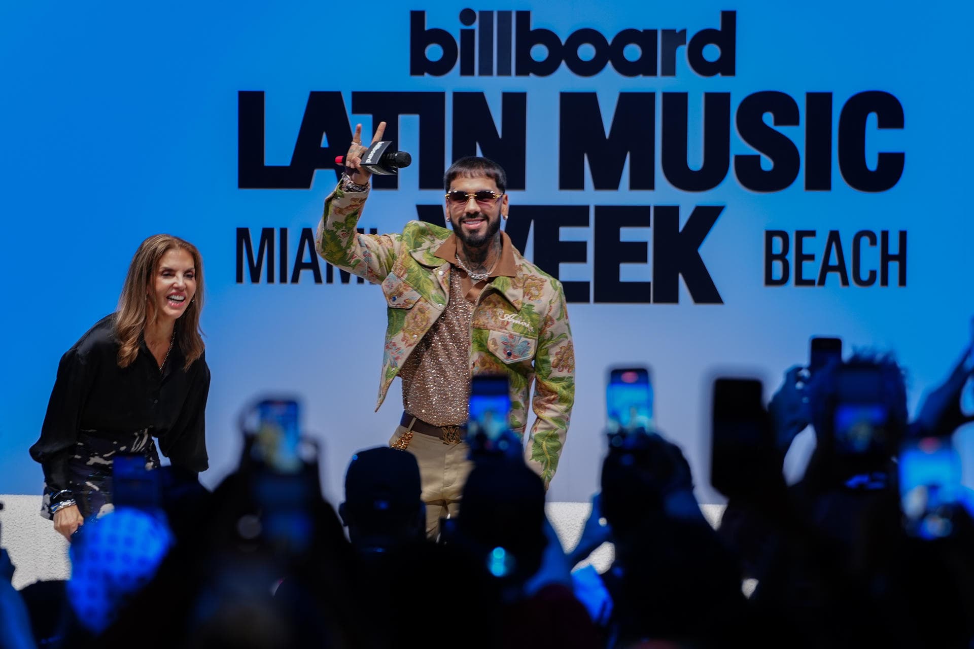 Anuel AA anuncia un disco de corridos como un "regalo" para México