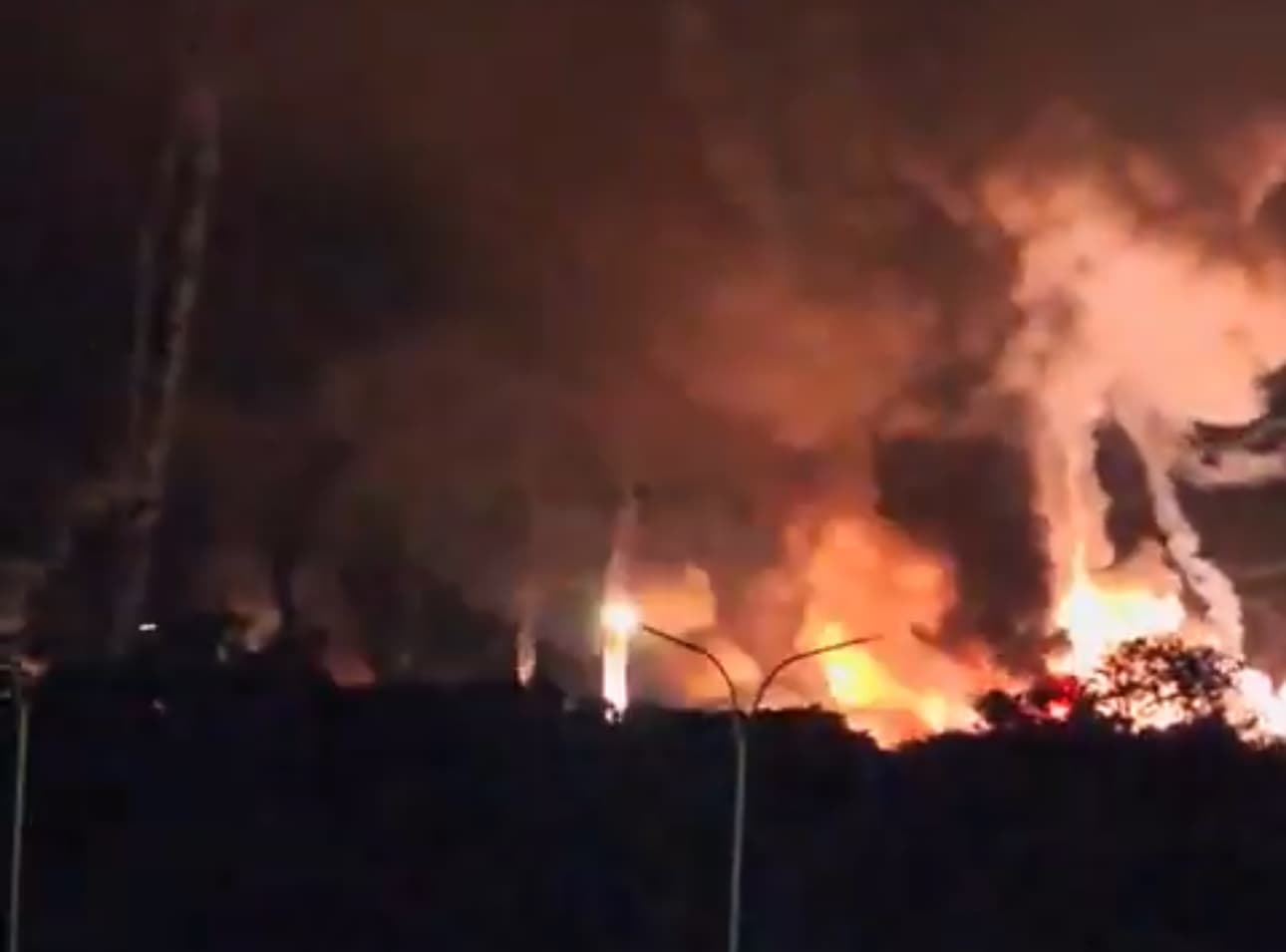 Explosiones sacuden Caracas y el régimen de Maduro denuncia ataque de Estados Unidos