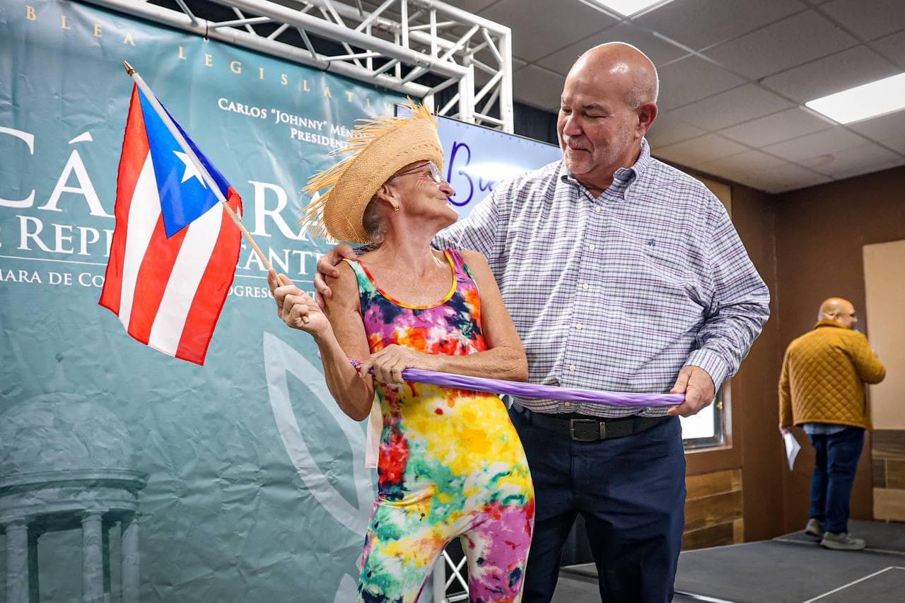 Decenas de Adultos Mayores en el Oeste brillan en nuevo ‘Talent Show’
