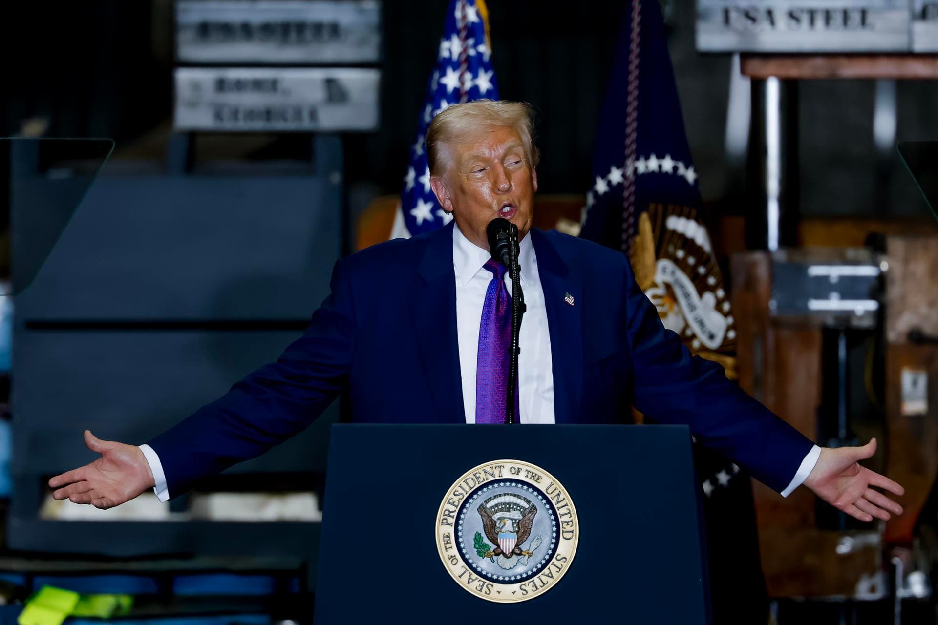 Trump dice que arancel es "su palabra favorita" en mitin republicano en Georgia