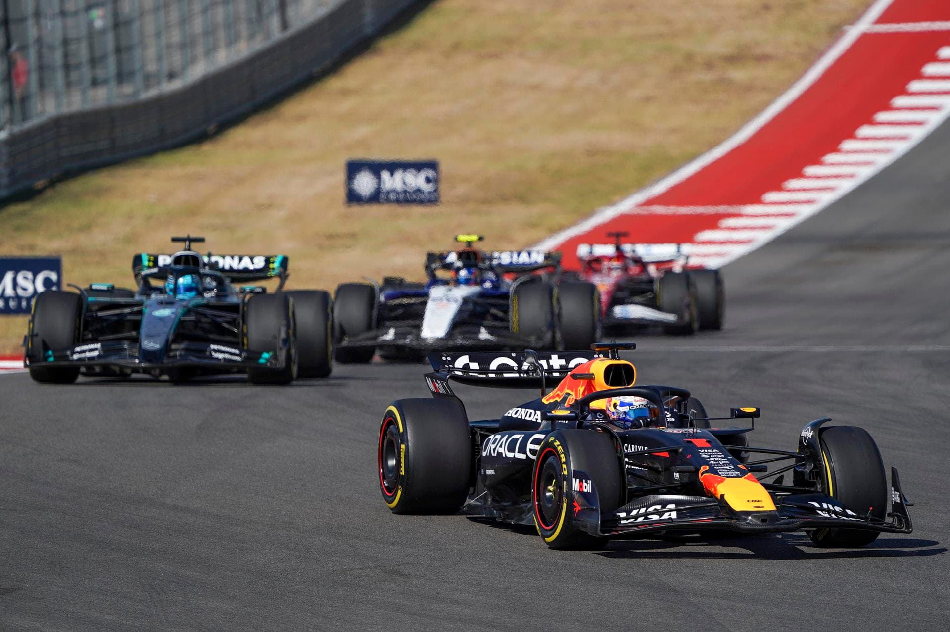 Sainz tercero en el sprint que ganó Verstappen