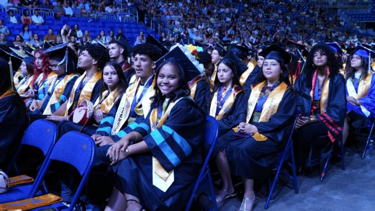 Educación reconoce a 1,612 estudiantes con promedio perfecto