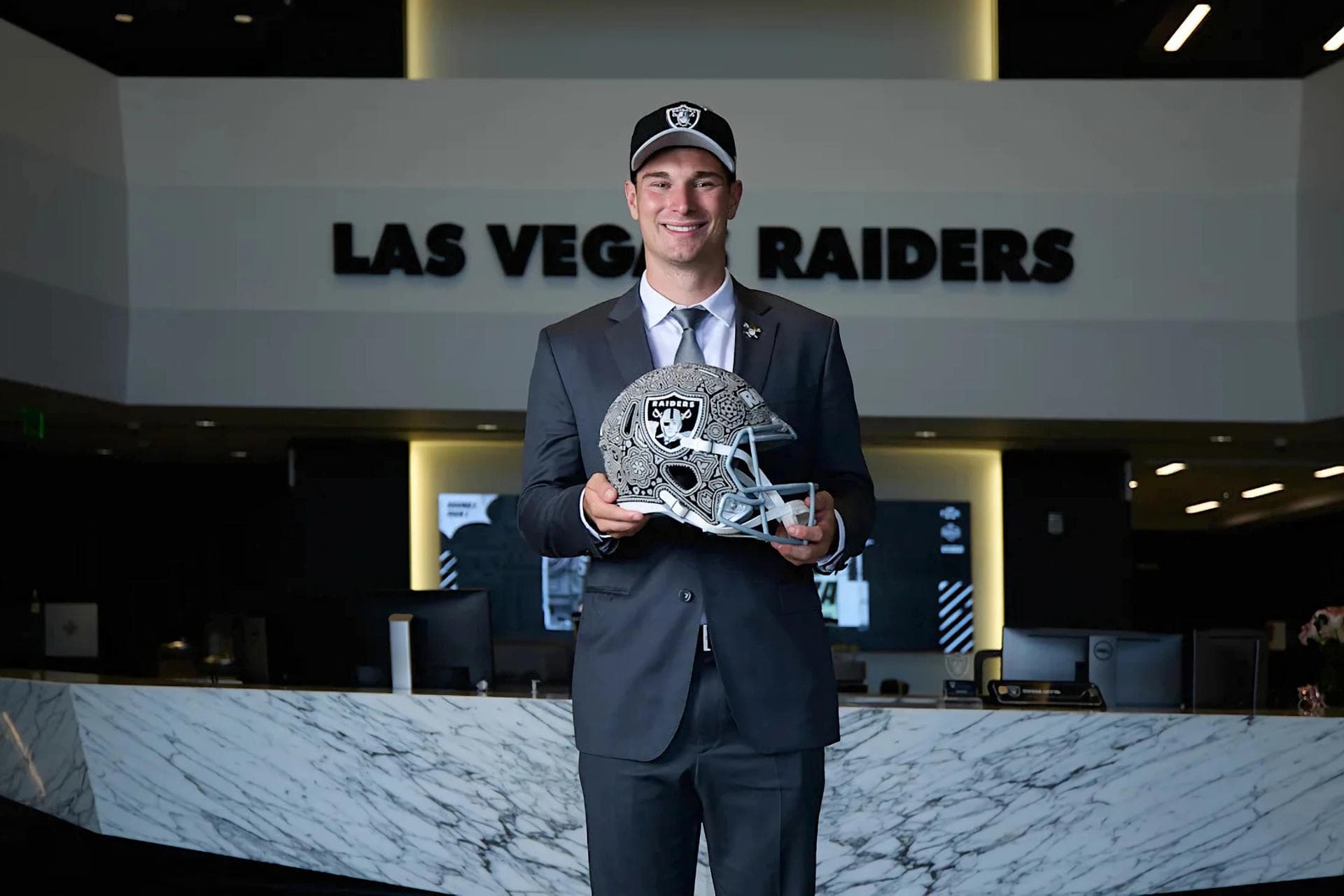 Fernando Mendoza, número 1 del 'draft', firma con los Raiders por 57 millones de dólares