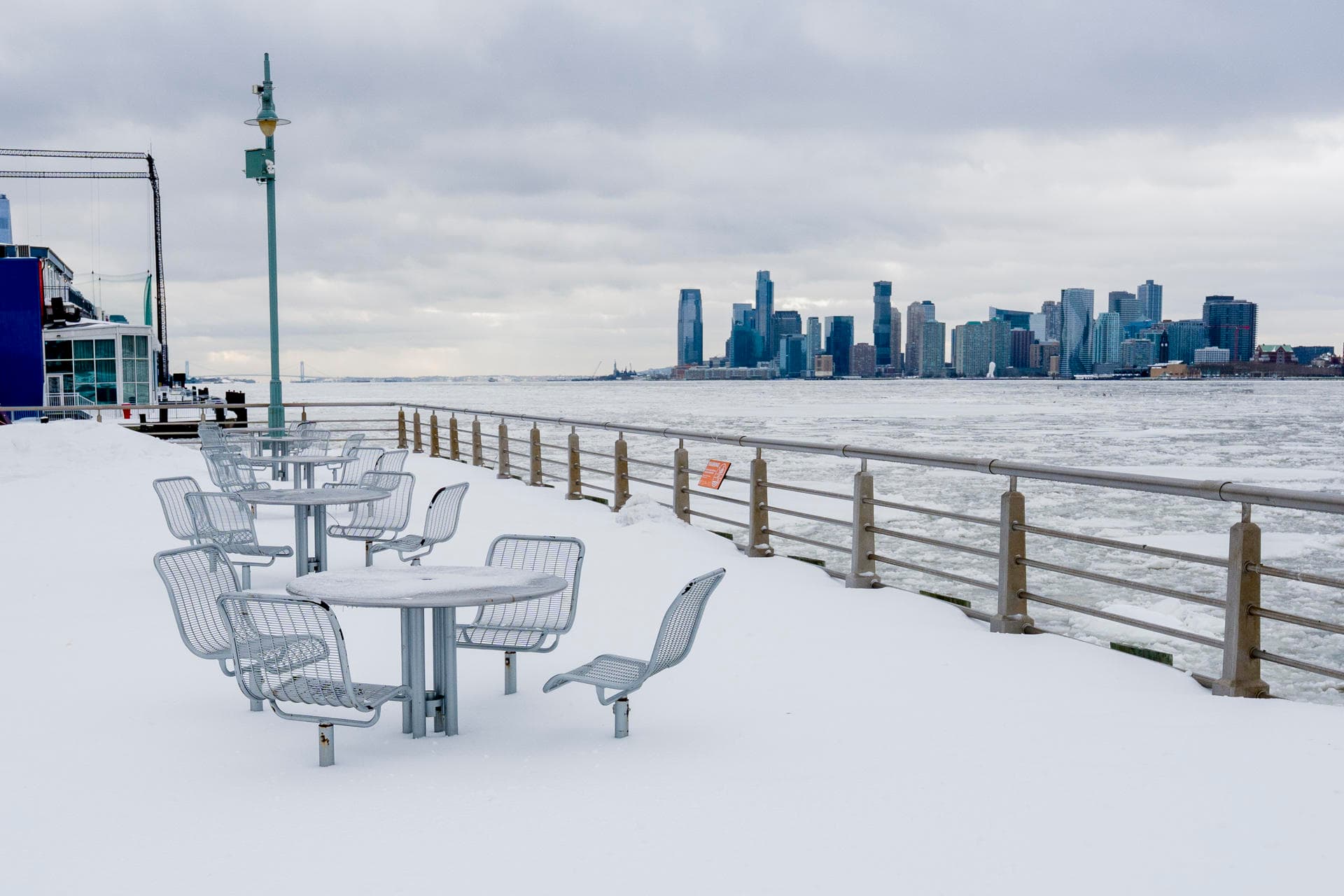 Ascienden a 34 los muertos por tormenta en EEUU y 530,000 hogares siguen sin electricidad