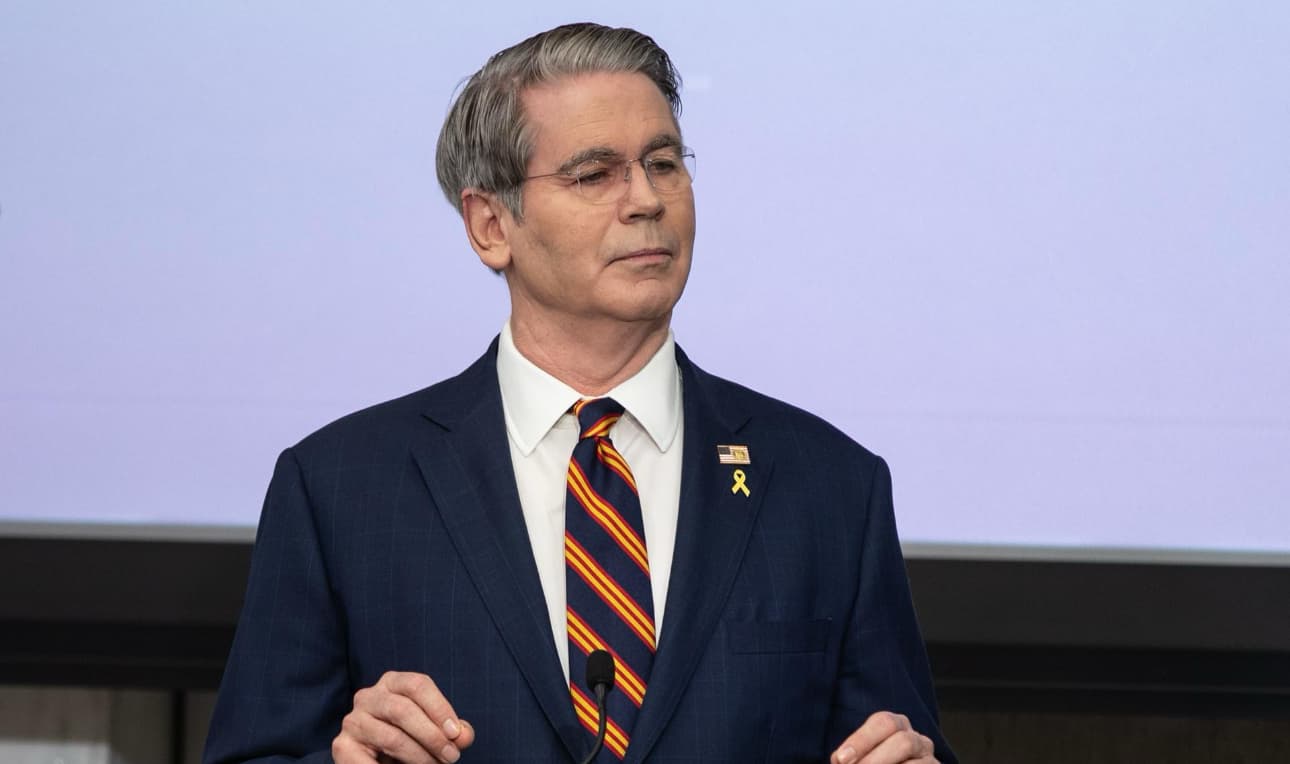 EEUU dice que suspendió por un año las restricciones a exportaciones para empresas chinas