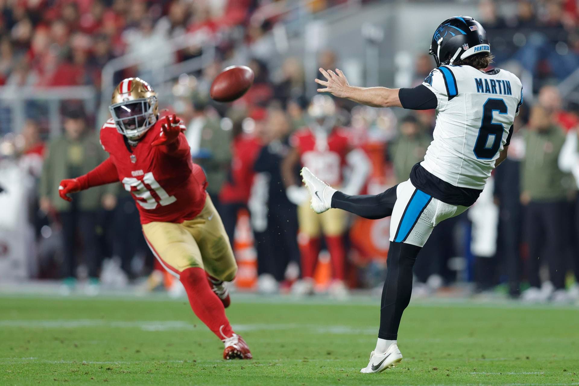 Los 49ers se imponen a los Panthers en el cierre de la semana 12 de la NFL