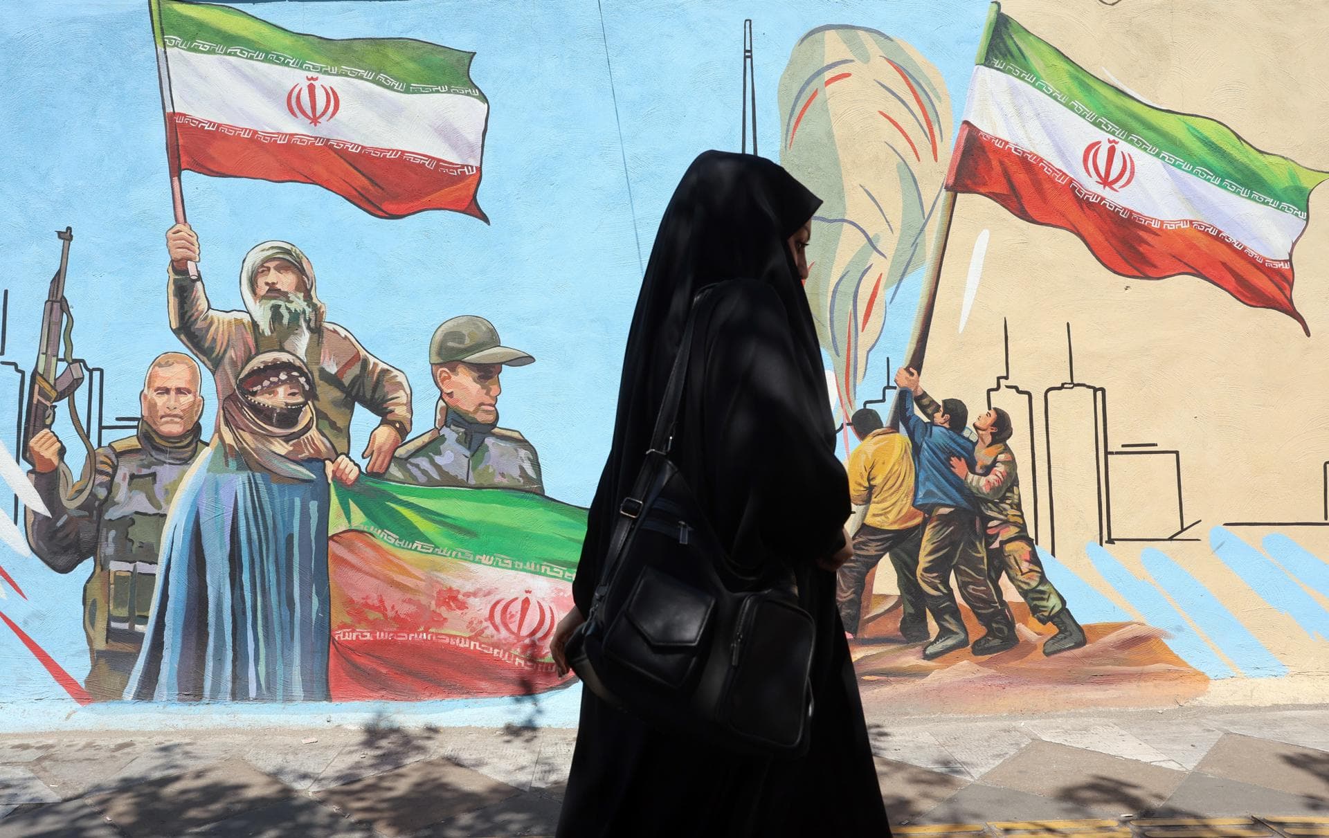 Irán amenaza con atacar centros energéticos en la región si Israel bombardea su industria
