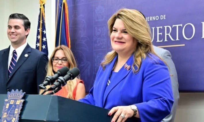 Gobernadora firma ley para ampliar disponibilidad de servicios veterinarios