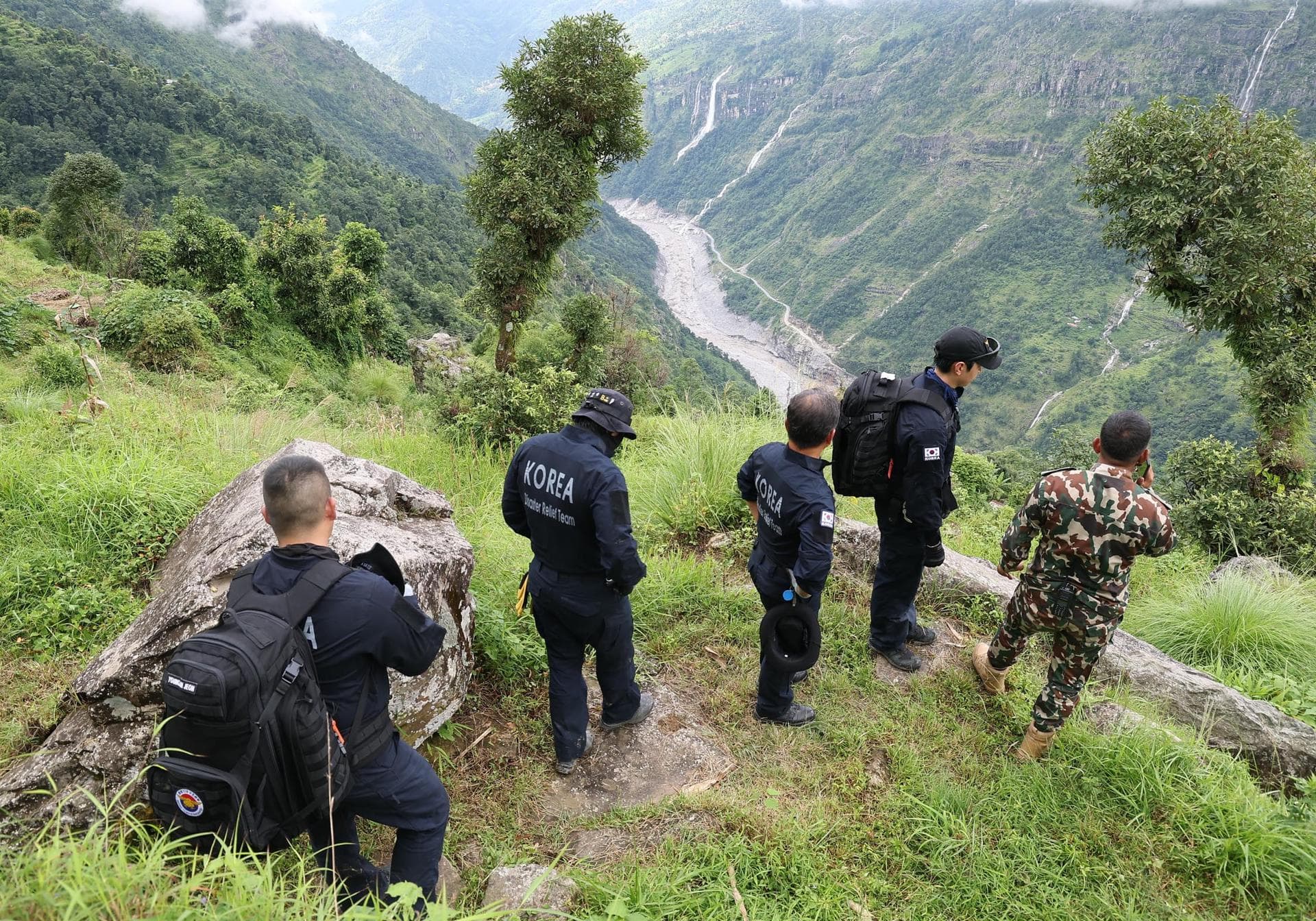 Nepal aumenta a 1,127 los muertos y a casi 4,900 los desaparecidos tras la riada