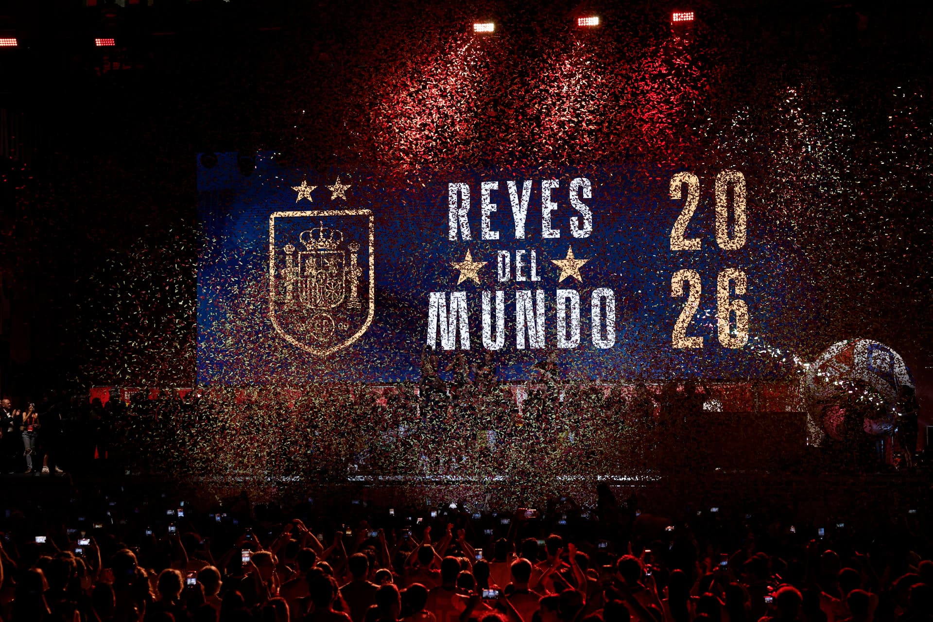 Dos millones de personas celebran con la selección española en Madrid la Copa del Mundo