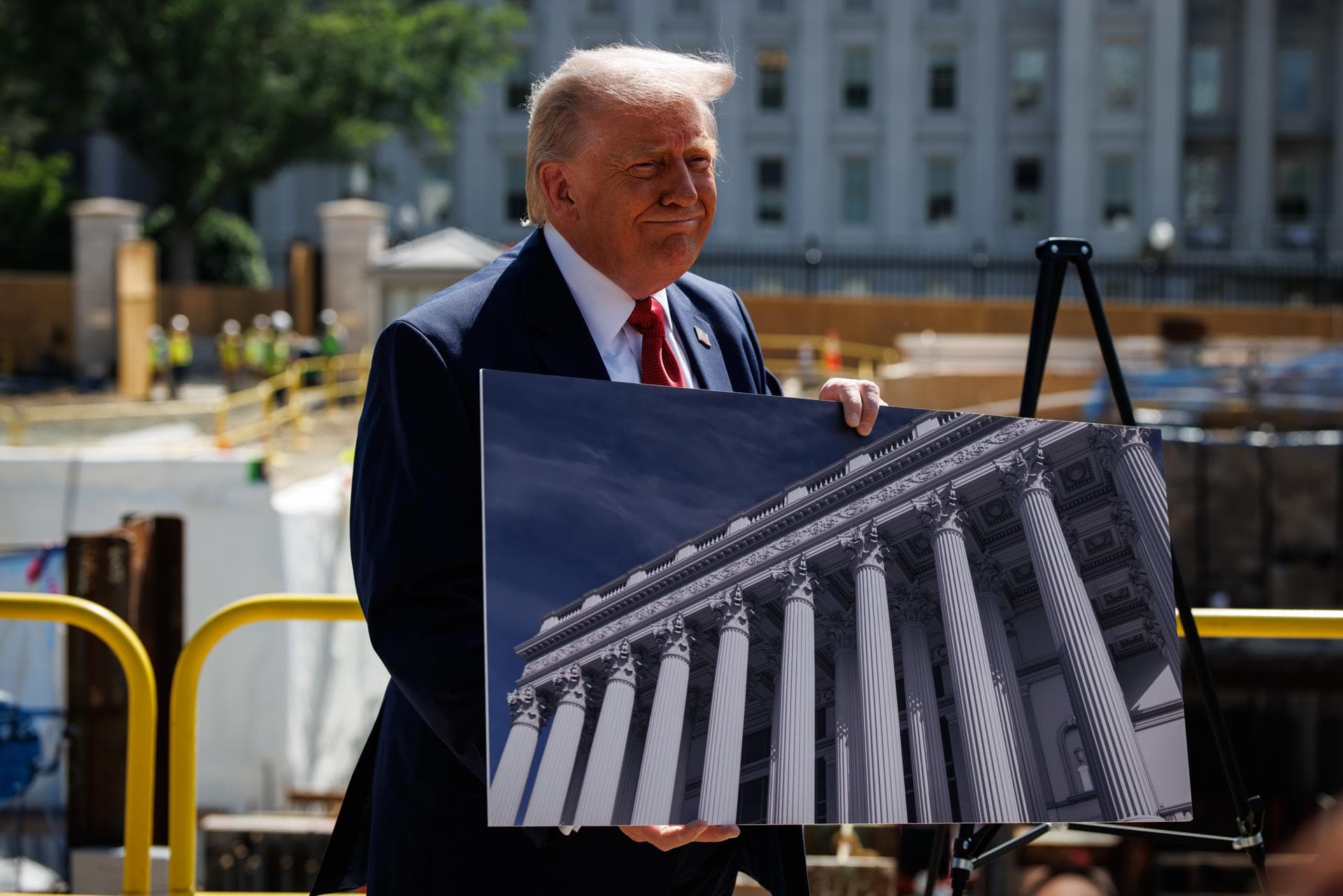 Trump asegura que el diálogo entre EE.UU. e Irán continúa a "ritmo acelerado"