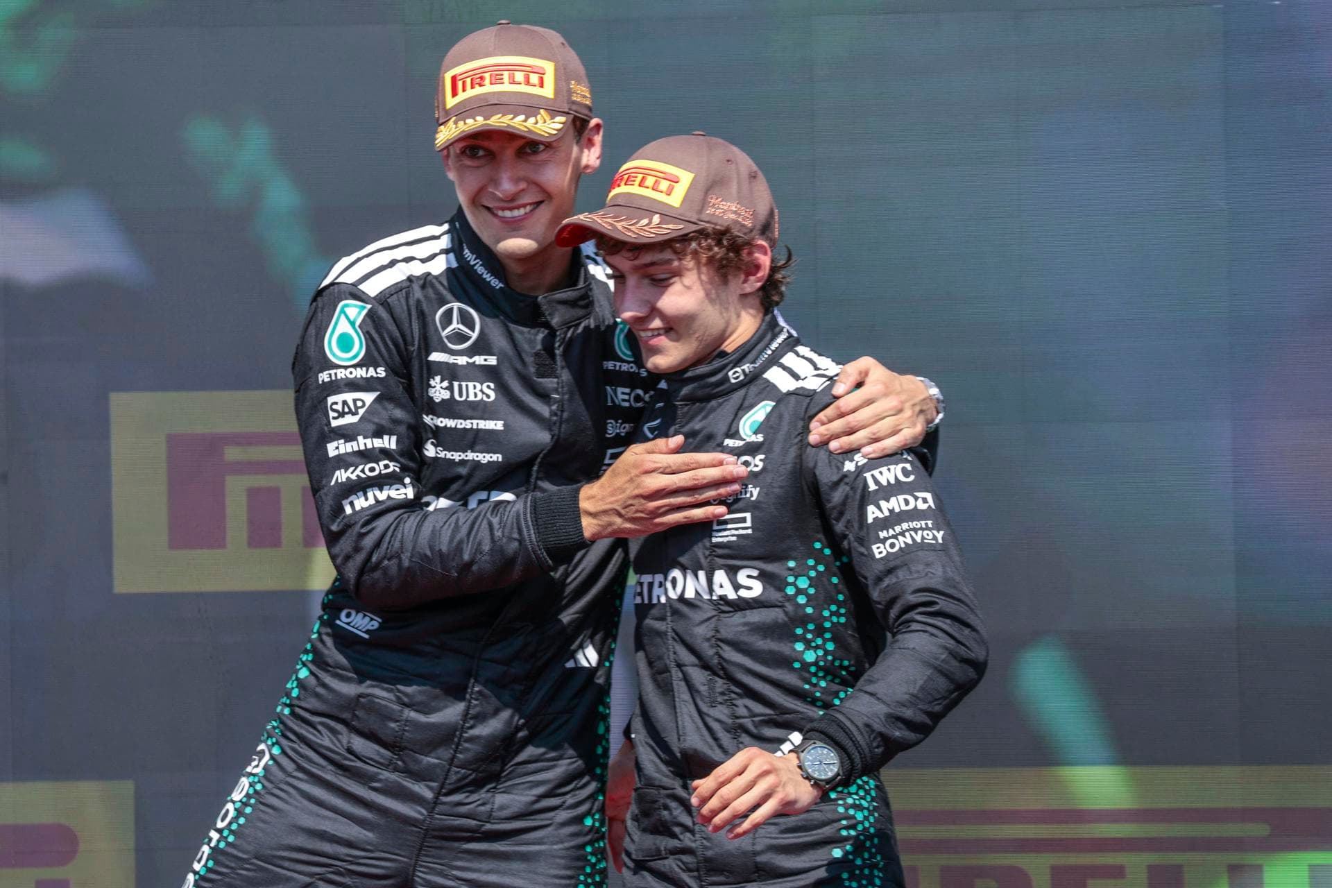 Russell y Antonelli seguirán en Mercedes en 2026