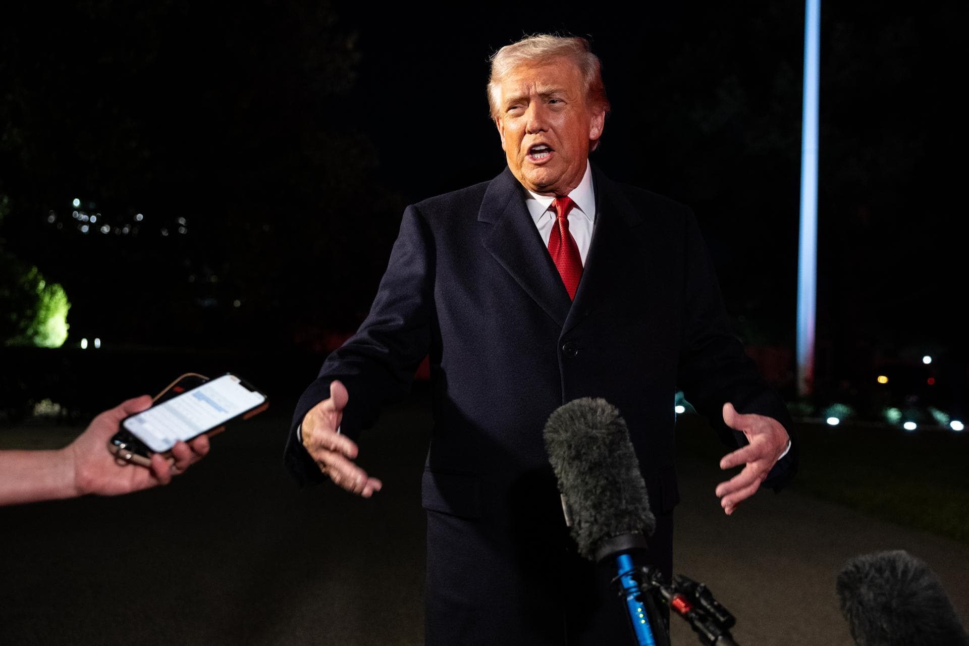 Trump inicia viaje rumbo a Asia con primer parada en Malasia