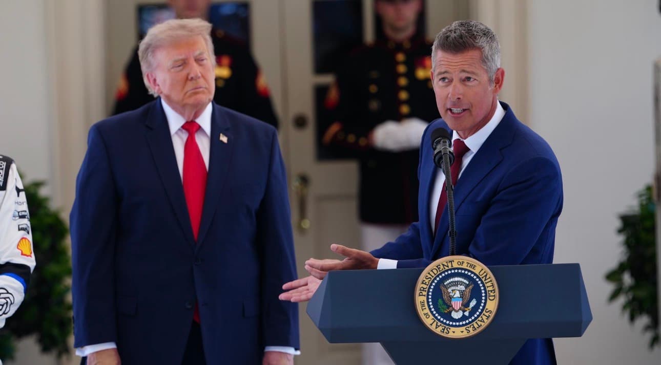 Trump dice que EE.UU. investiga si Irán tiene drones almacenados en Cuba