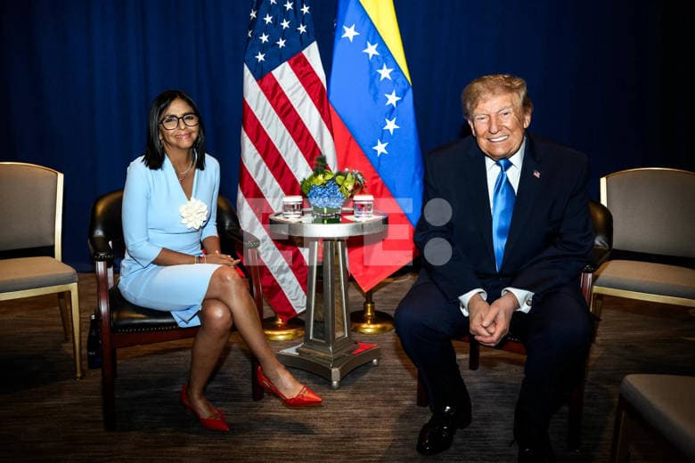 Trump dice que serían "interesantes" unas elecciones entre Delcy Rodríguez y Machado