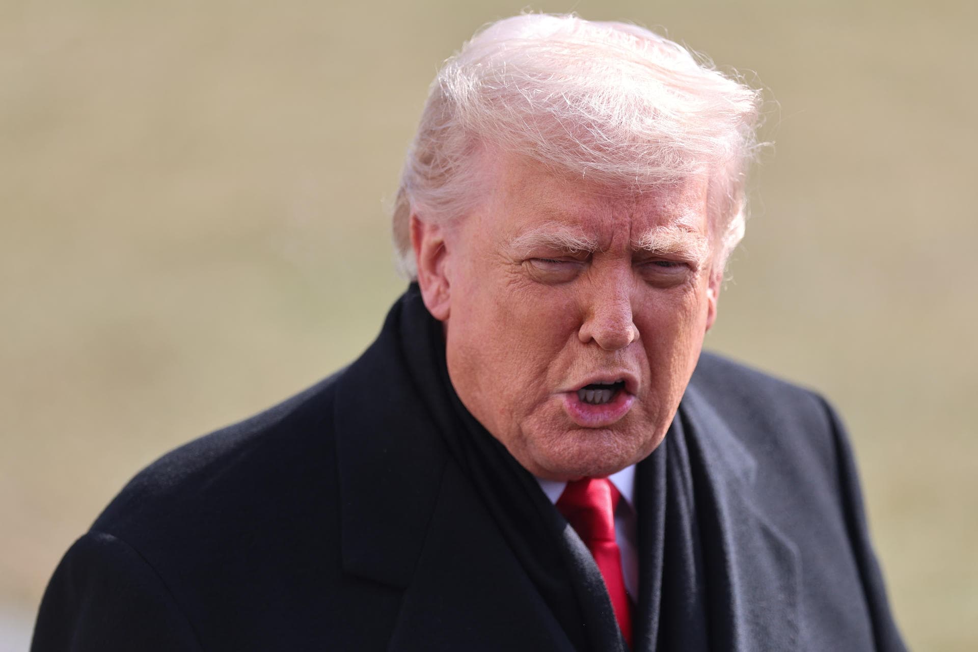 Trump asegura que el envío de su zar de inmigración a Mineápolis "no es un repliegue"