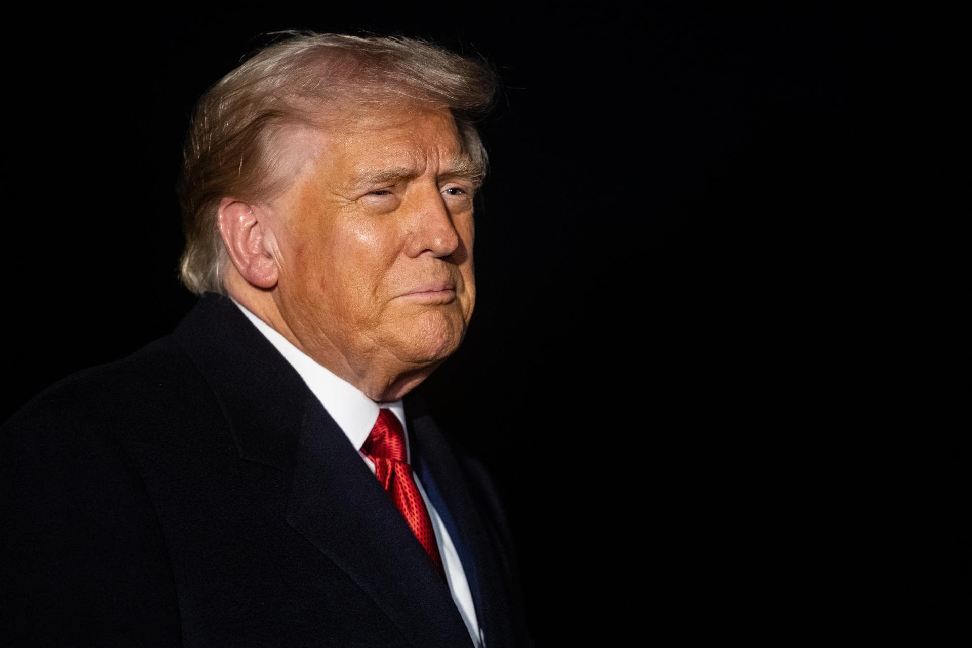 Trump dice que si Irán dispara a manifestantes, acudirá a su rescate