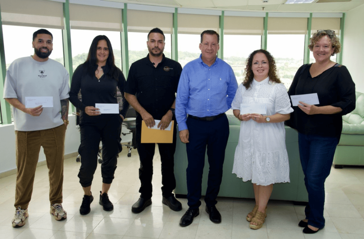 Guaynabo entrega $375 mil en incentivos a microempresarios