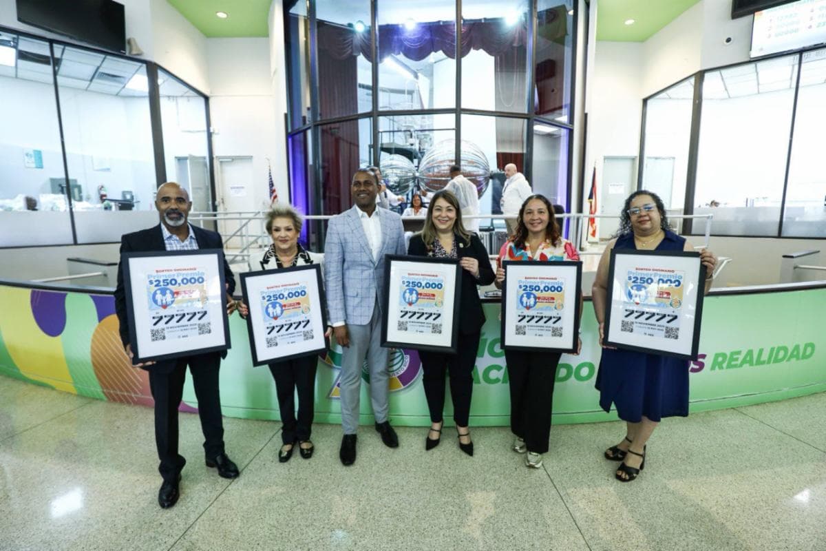 Lotería Tradicional reconoce a entidades de adopción con billete conmemorativo