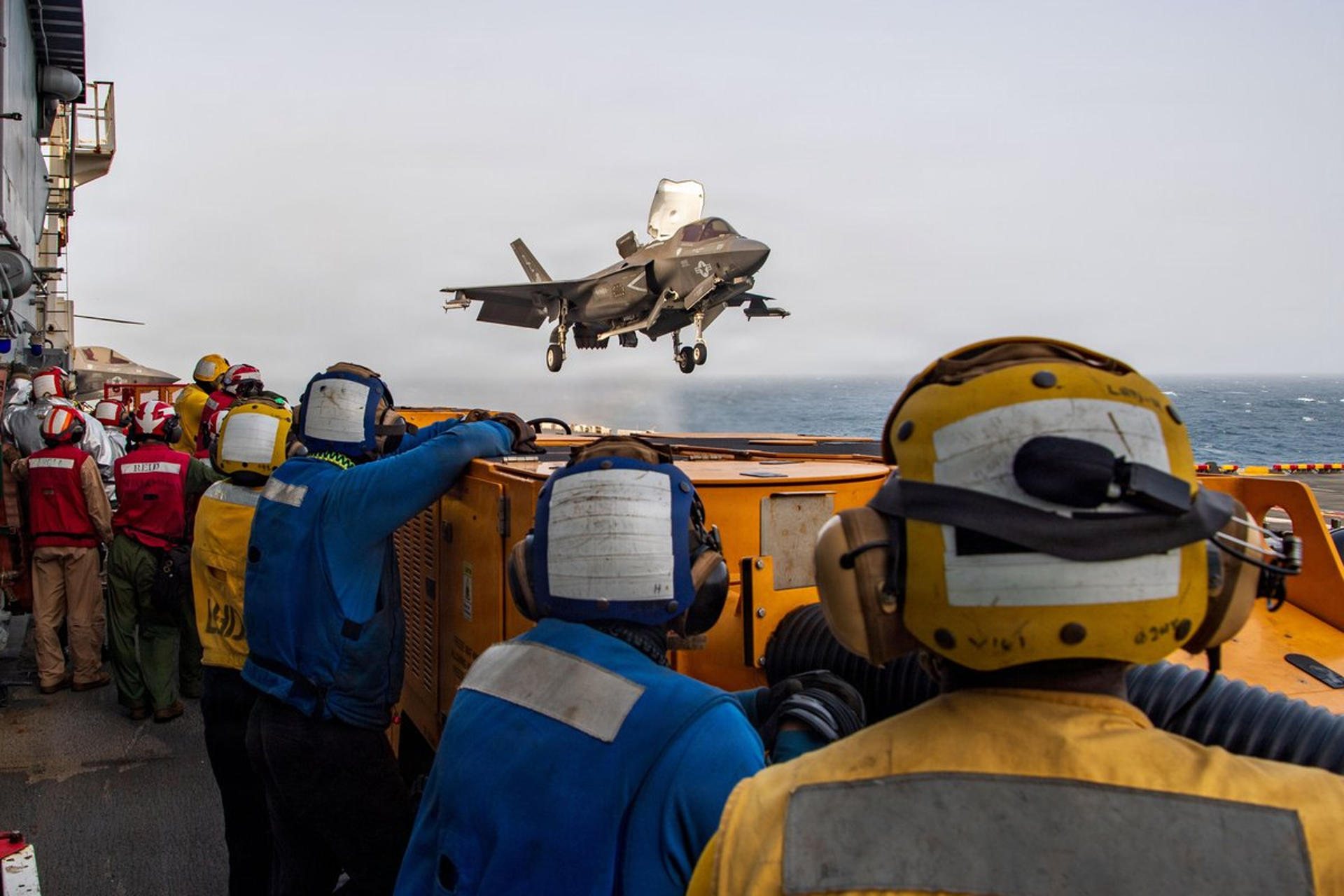 Imagen del artículo de NewsPR: EE.UU. y Arabia Saudí atacan en Irak a grupos alineados con Irán luego de treinta ataques con drones