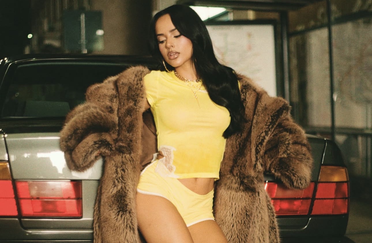Imagen de la cobertura de: Becky G presenta ‘Baraja Bendita’, un álbum sobre raíces y destino