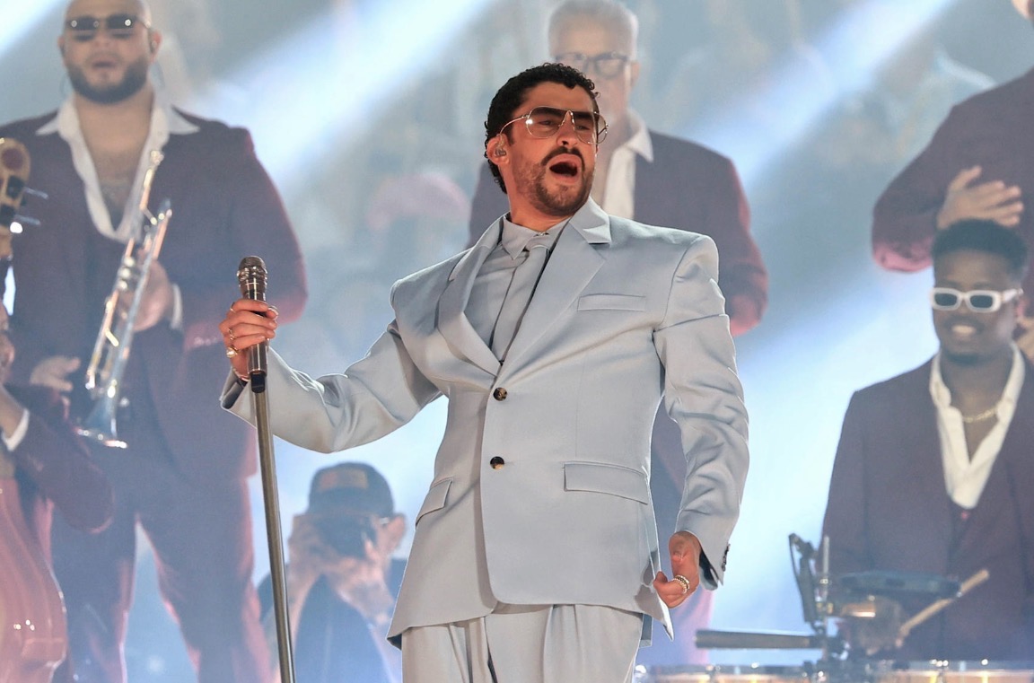 Imagen del artículo de NewsPR: Bad Bunny gana su primer Emmy gracias a su espectáculo de medio tiempo del Super Bowl