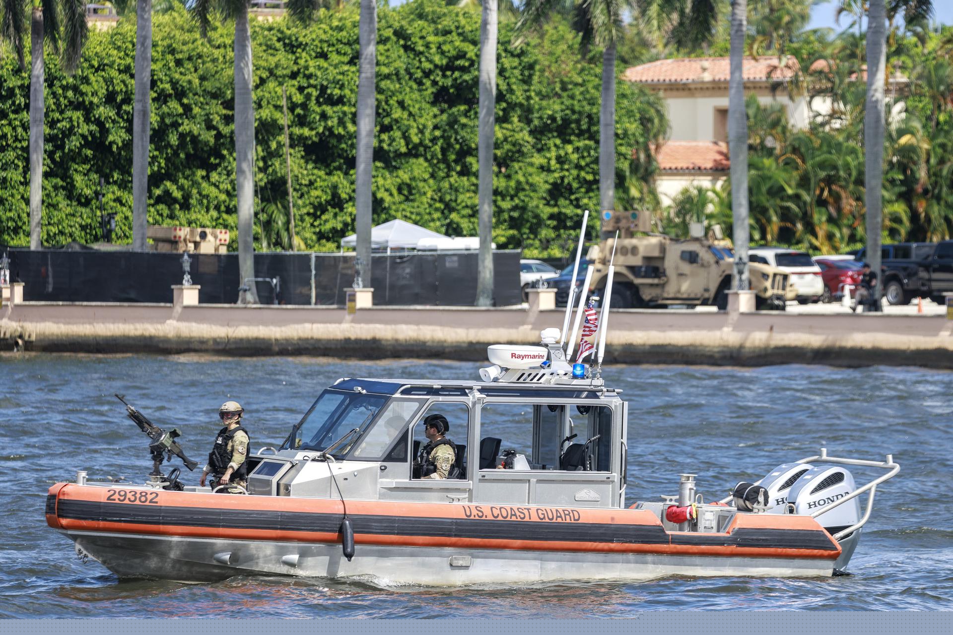 Imagen del artículo de NewsPR: Trump y la primera dama votan de manera anticipada en Palm Beach para las elecciones