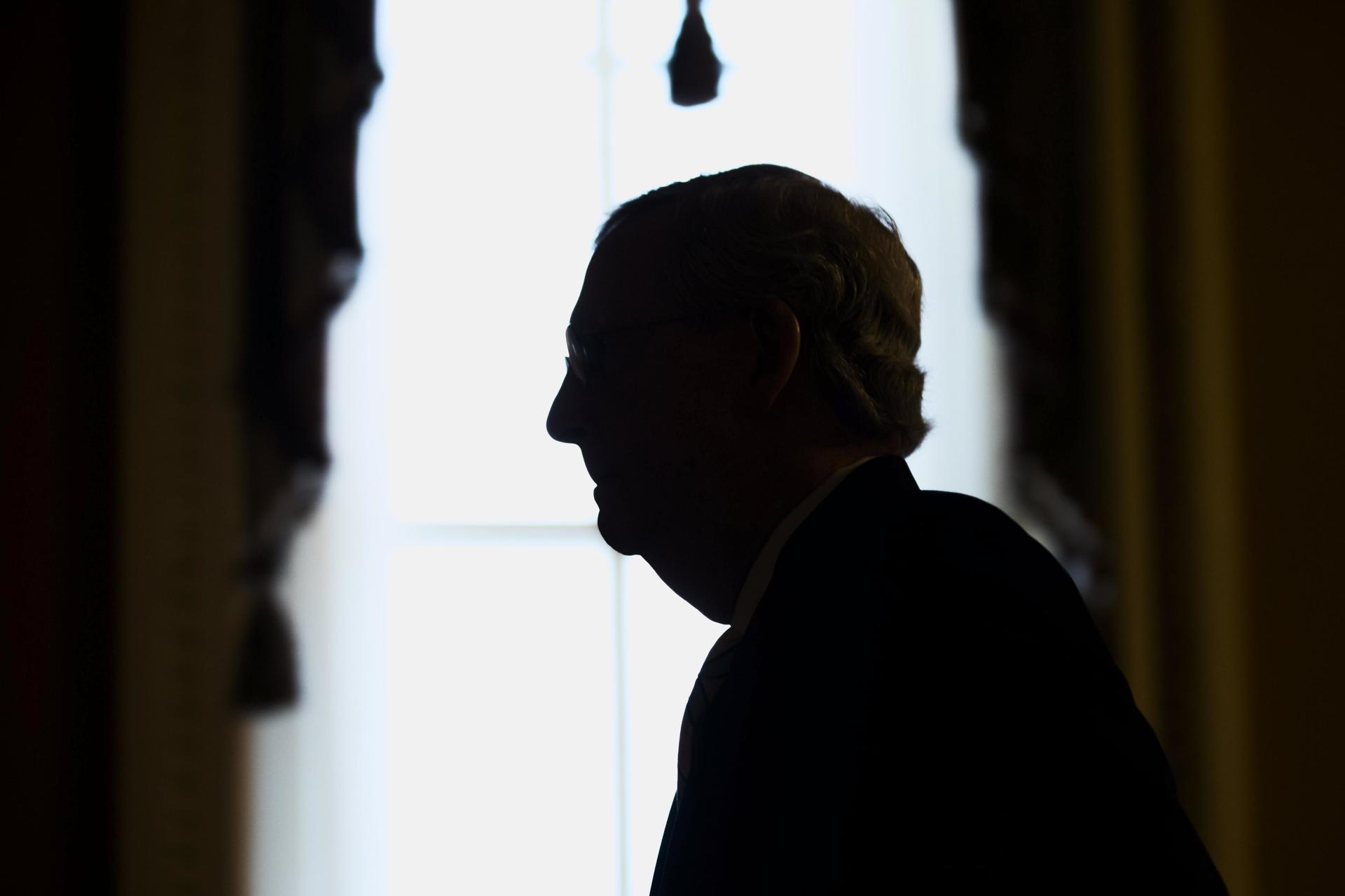 Imagen del artículo de NewsPR: El senador republicano McConnell sale del hospital tras la incertidumbre sobre su estado de salud