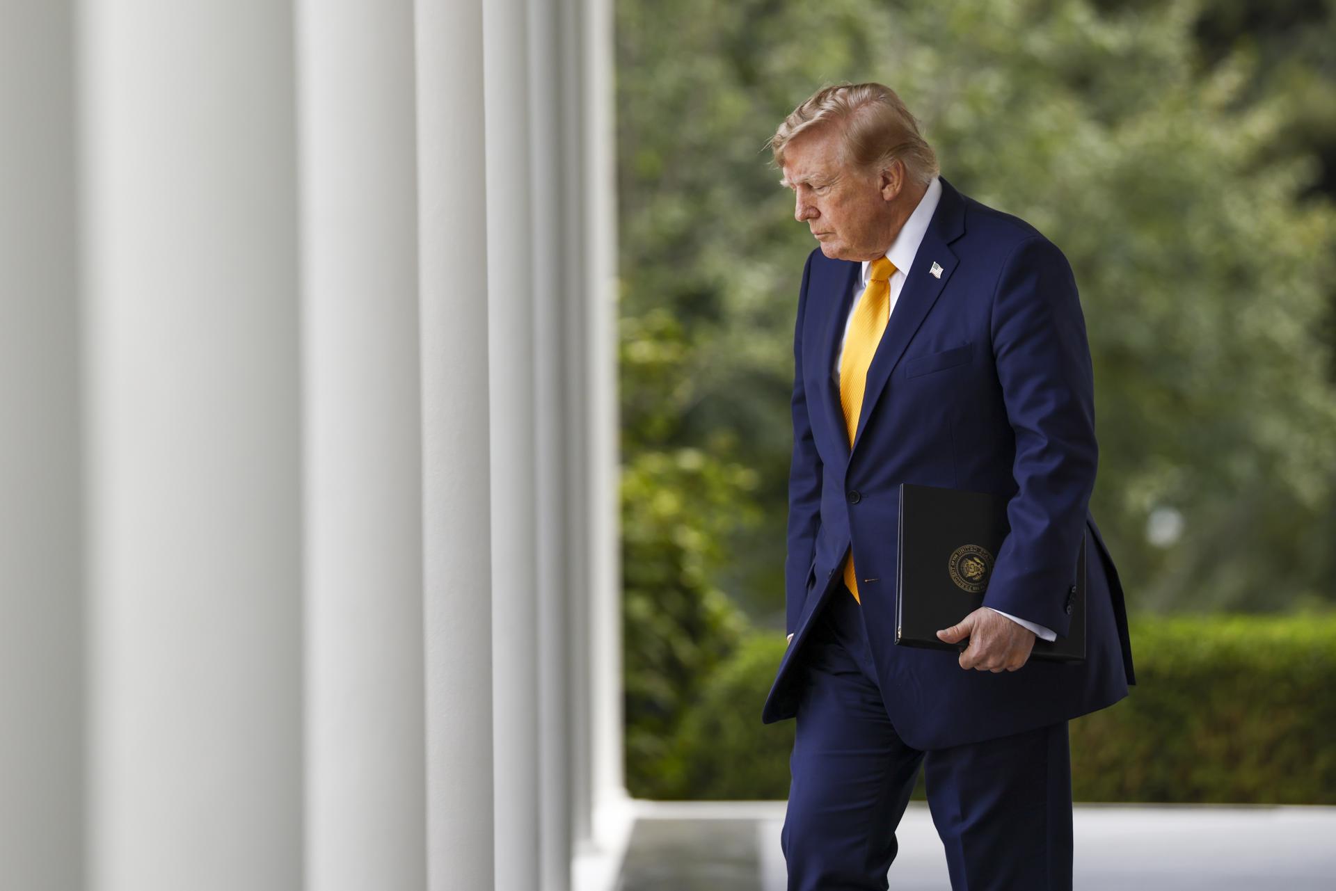 Imagen del artículo de NewsPR: Trump acusa a Canadá de querer "llevar a la quiebra" a empresas de EE.UU.