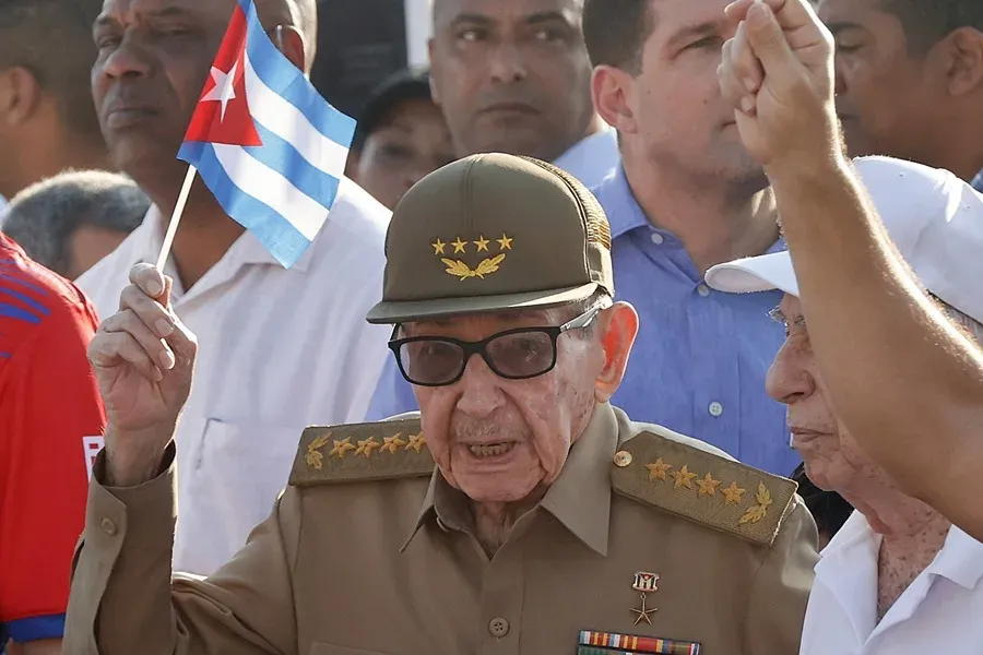Imagen del artículo de NewsPR: Juez ordena el arresto de Raúl Castro por el derribo de avionetas de EEUU