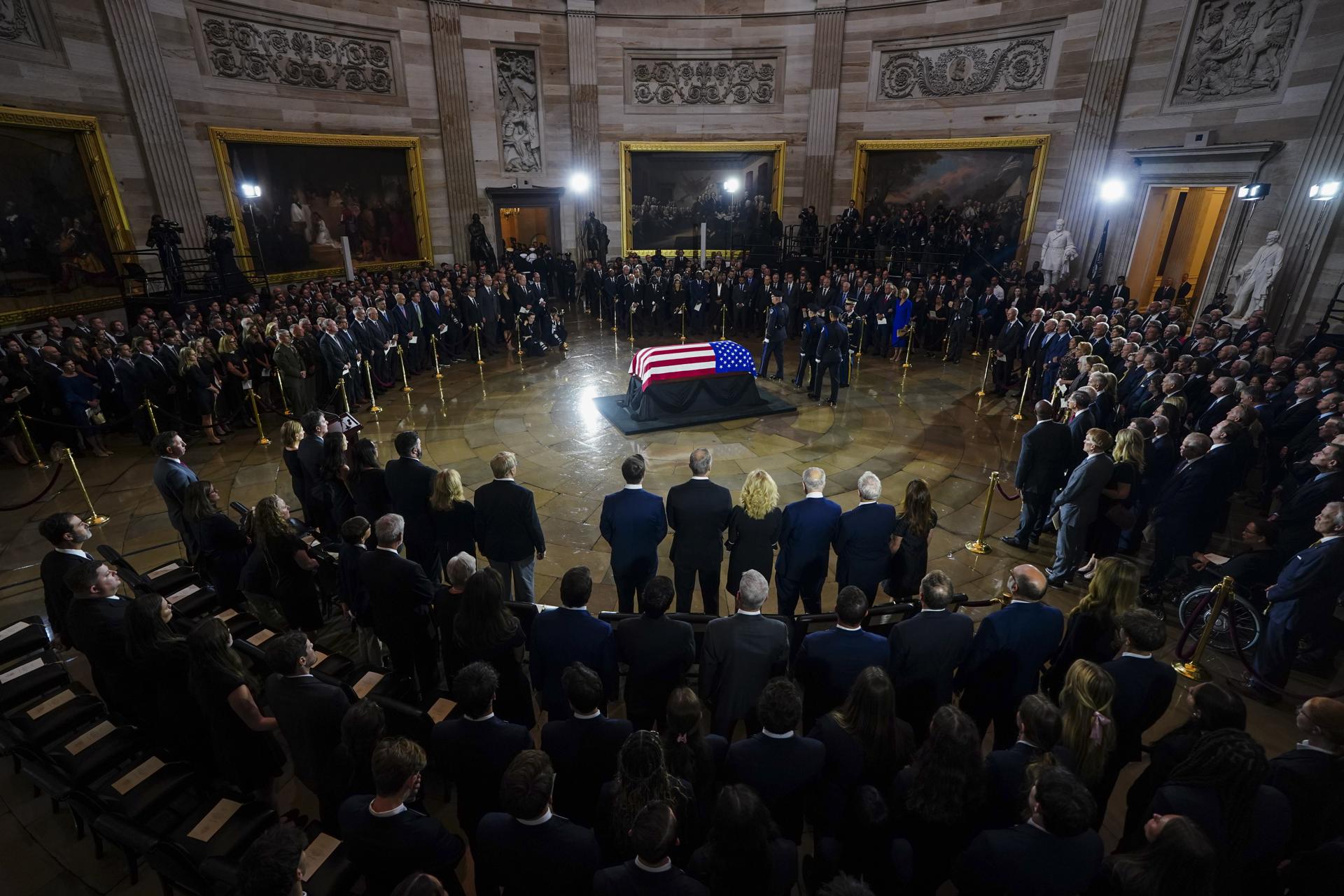 Imagen del artículo de NewsPR: El senador Lindsey Graham es homenajeado en el Capitolio antes de su funeral