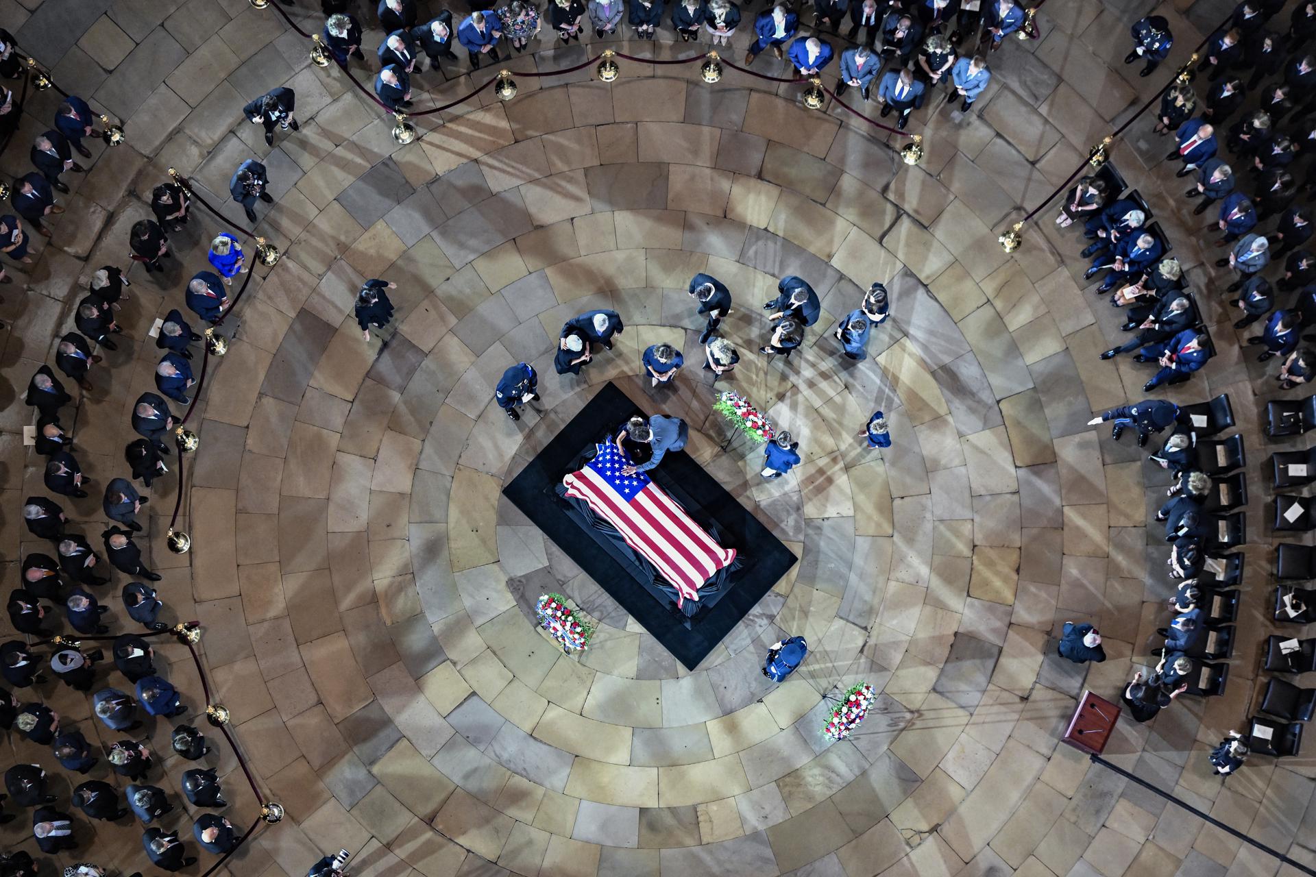 Imagen del artículo de NewsPR: Trump, Netanyahu y Zelenski asisten al funeral del influyente senador Lindsey Graham