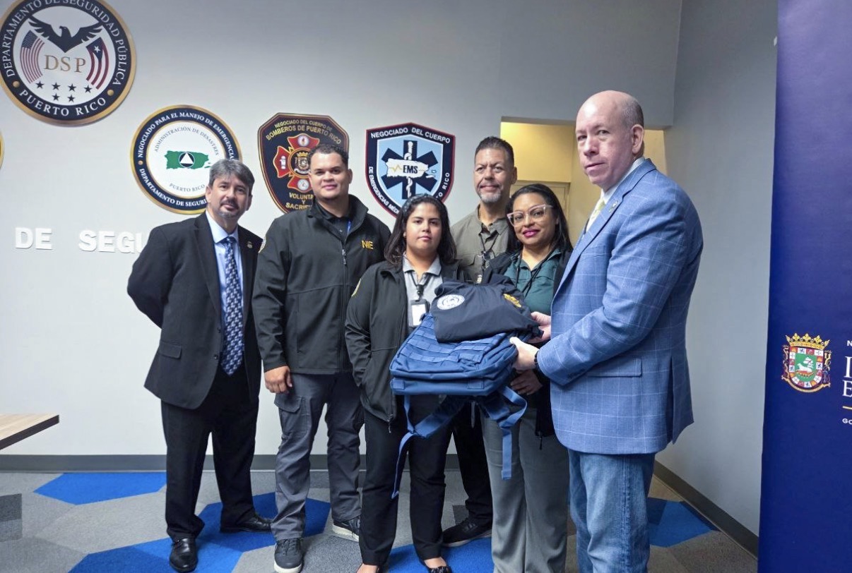 Imagen de la cobertura de: DSP estrena nuevo equipo de armas y uniformes en el NIE
