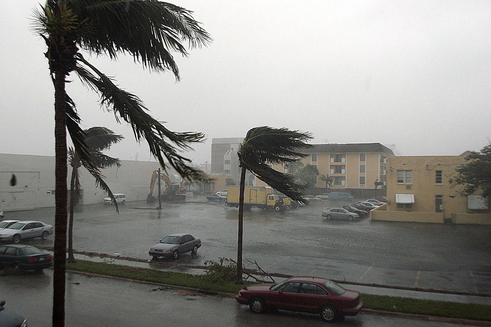 Imagen de la cobertura de: Informe alerta de caída de hasta 50 % en fondos federales de FEMA para emergencias