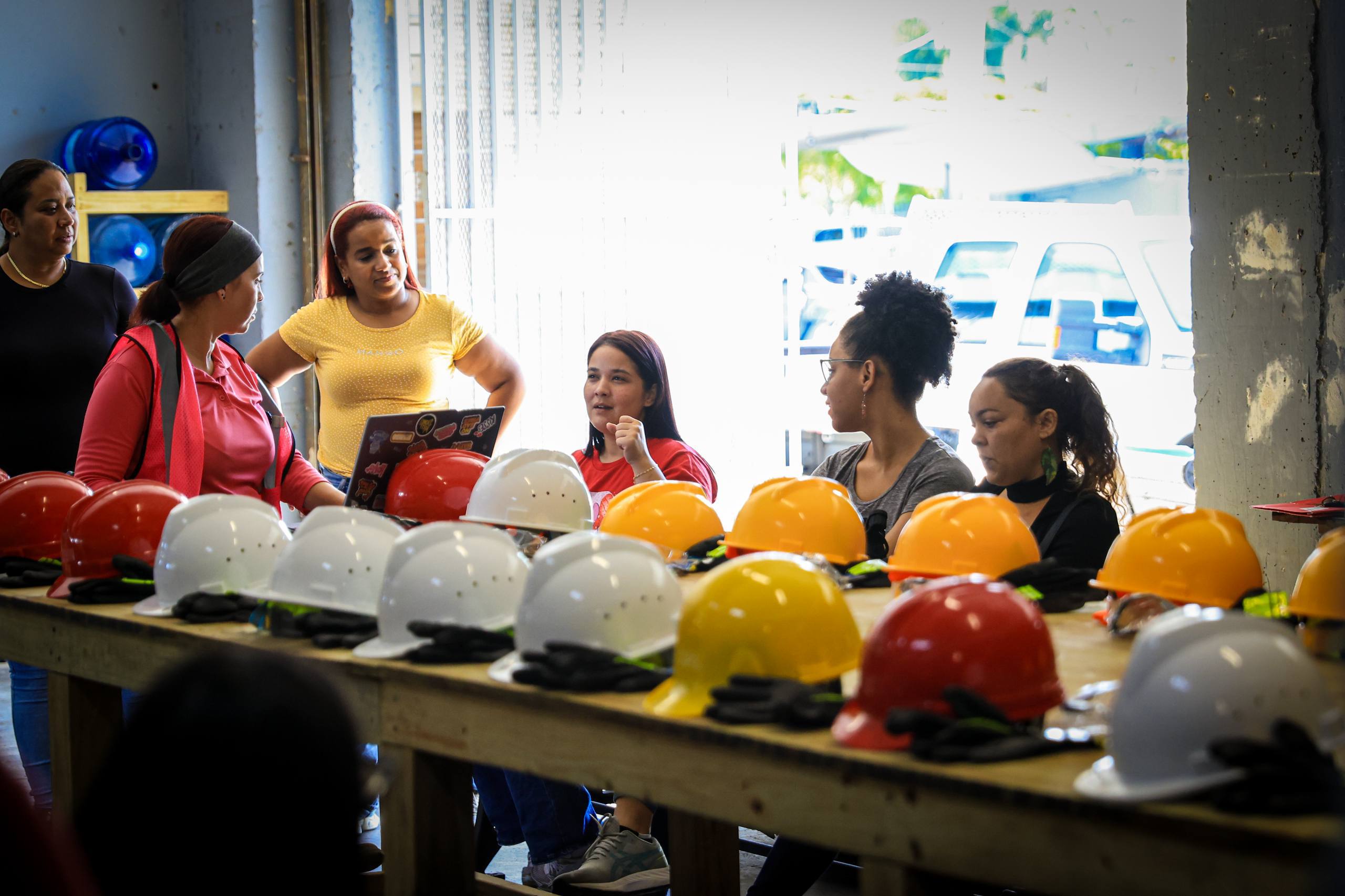 Imagen de la cobertura de: San Juan inicia “Handywoman” para capacitar a 28 mujeres en construcción y mantenimiento del hogar