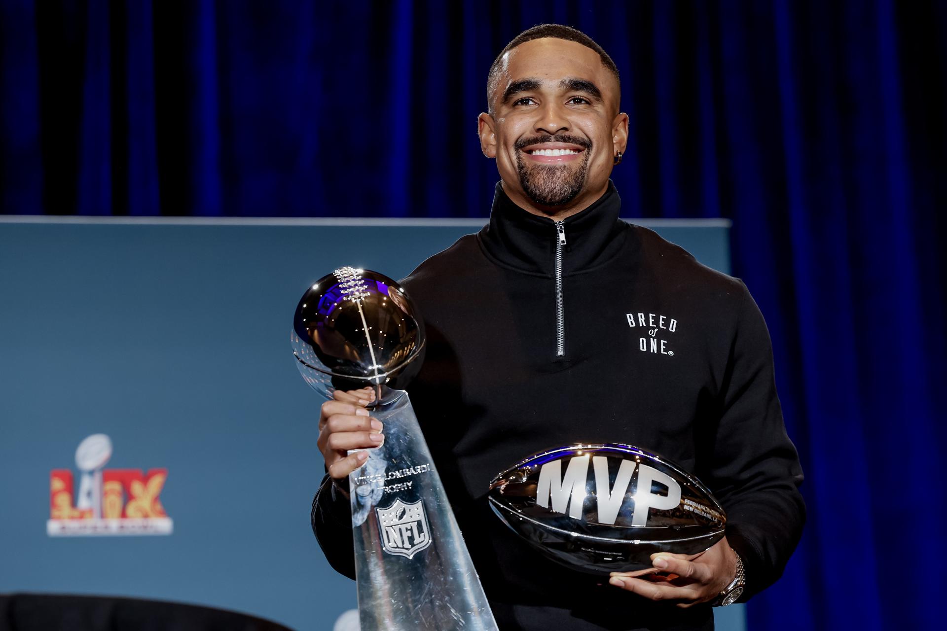Imagen del artículo de NewsPR: Jalen Hurts se perderá el resto de temporada tras persentar coágulos de sangre en pulmones