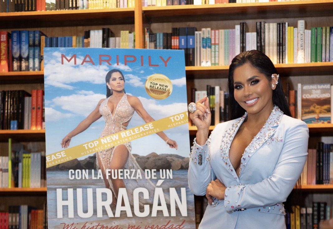 Imagen del artículo de NewsPR: Maripily Rivera recibe premio internacional por su autobiografía “Con la fuerza de un huracán”