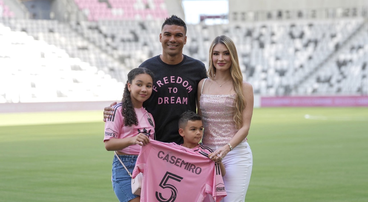 Imagen del artículo de NewsPR: Casemiro dice que siempre soñó jugar con Messi, tras sufrirlo en el Real Madrid