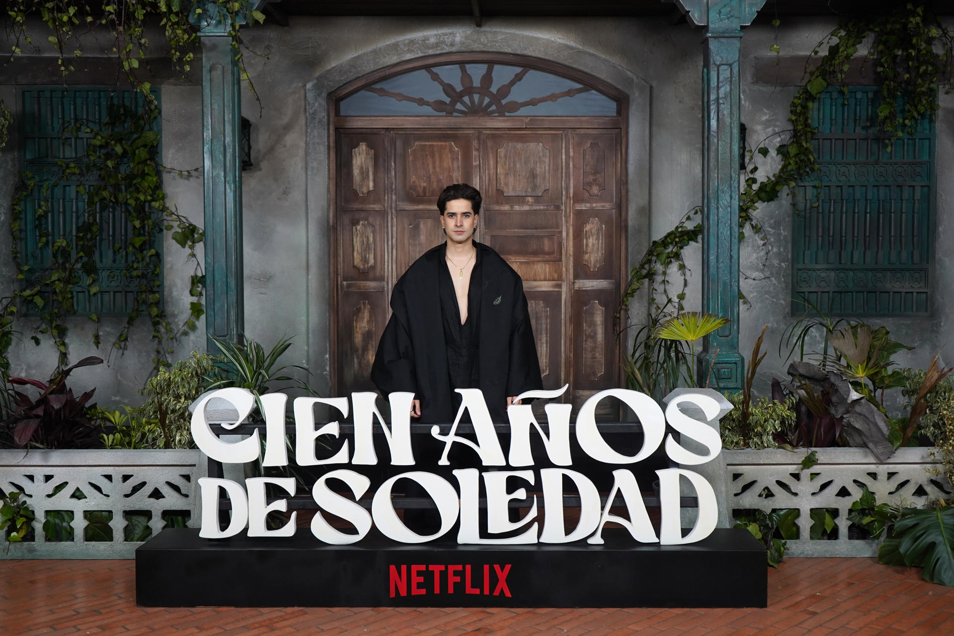 Imagen de la cobertura de: La segunda parte de la serie de 'Cien años de soledad' retrata la caída de Macondo