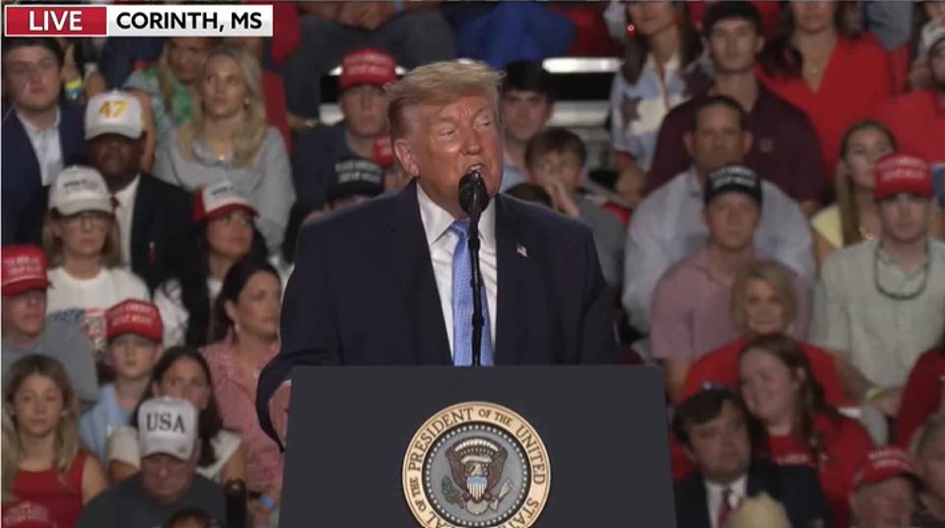 Imagen del artículo de NewsPR: Trump promete en el estado de Misisipi que no rebautizará el río Misisipi