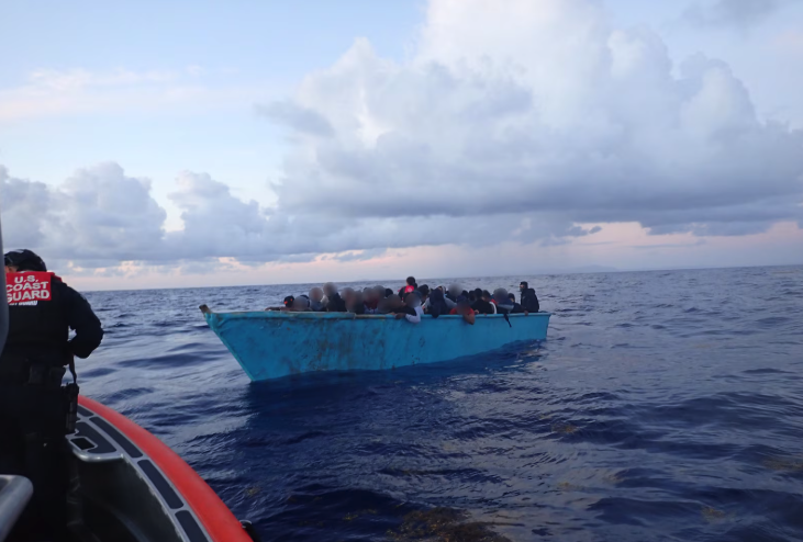 Imagen del artículo de NewsPR: Rescatan a 61 migrantes de embarcación que se hundía frente a República Dominicana