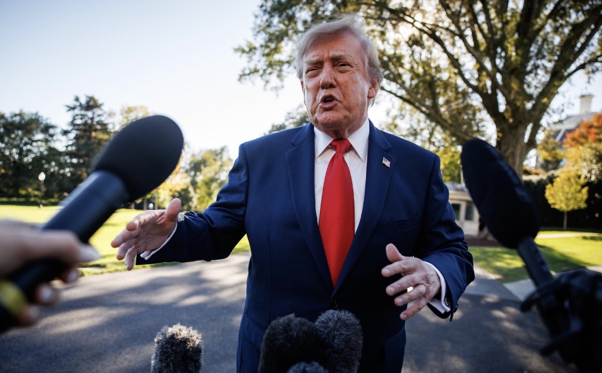 Imagen del artículo de NewsPR: Jueza cita a Trump a declarar el 11 de diciembre en el caso de difamación contra la BBC