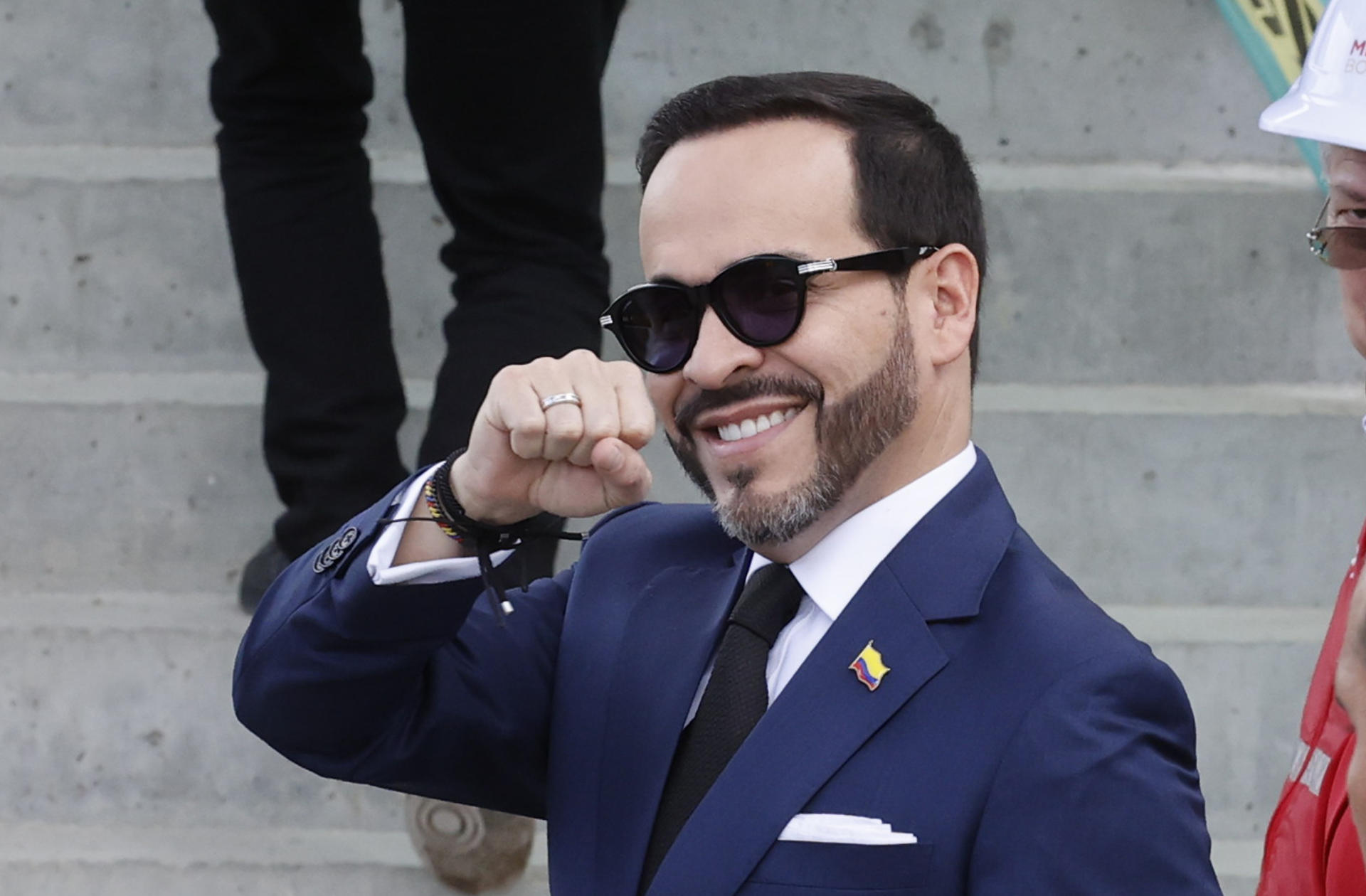 Imagen del artículo de NewsPR: De la Espriella levanta la suspensión general para que los colombianos puedan portar armas